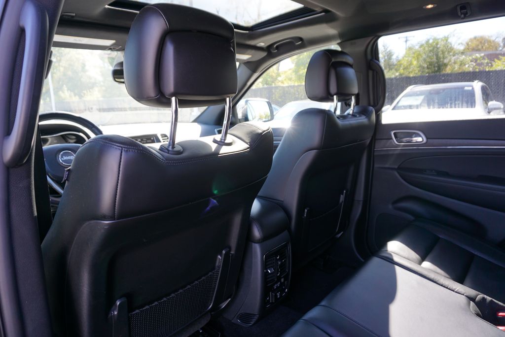 Thumbnail: 2018 Jeep Grand Cherokee - 13