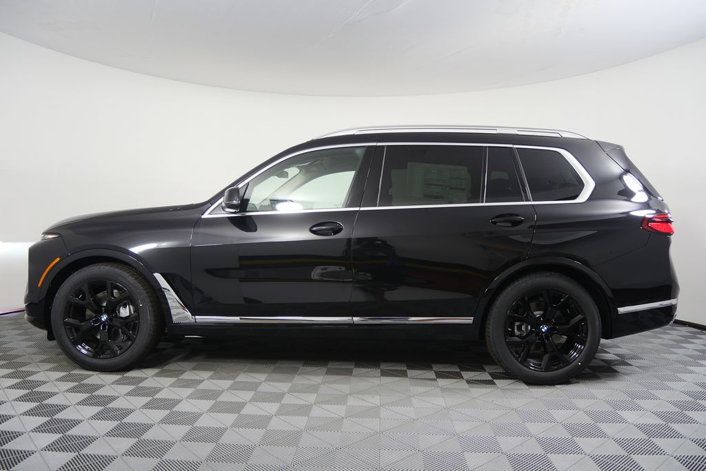 Thumbnail: 2026 BMW X7 - 6
