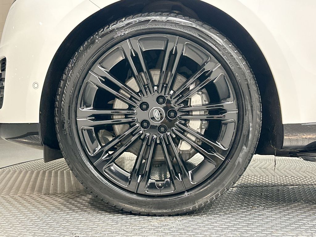 Thumbnail: 2023 Land Rover Range Rover - 5