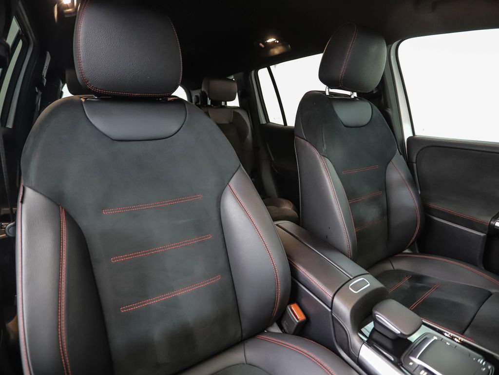 Thumbnail: 2021 Mercedes-Benz GLB - 31