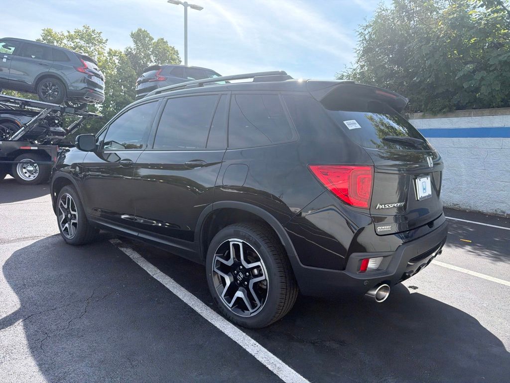 Thumbnail: 2023 Honda Passport - 3