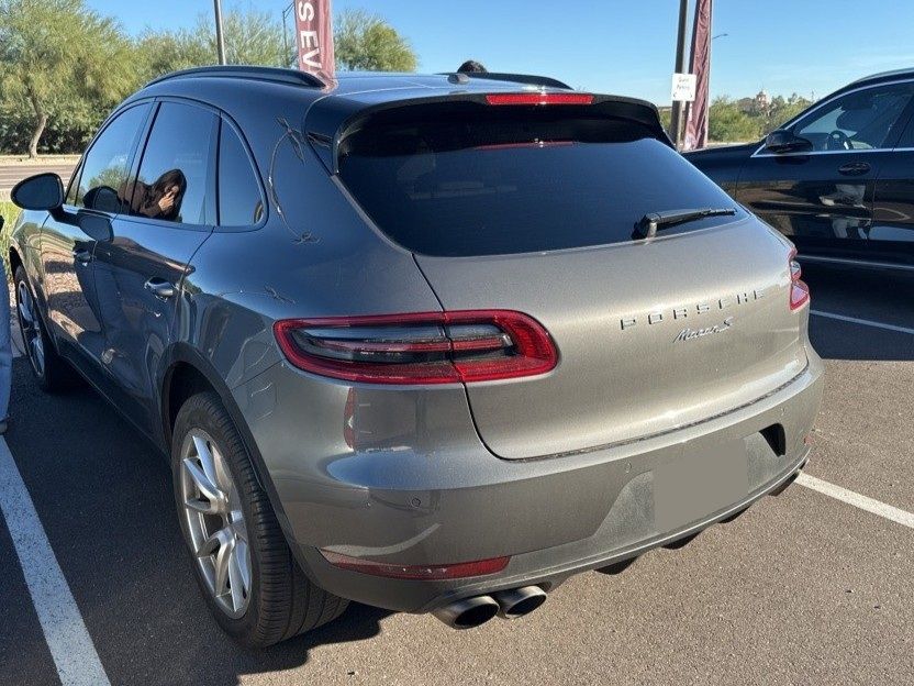Thumbnail: 2017 Porsche Macan - 4