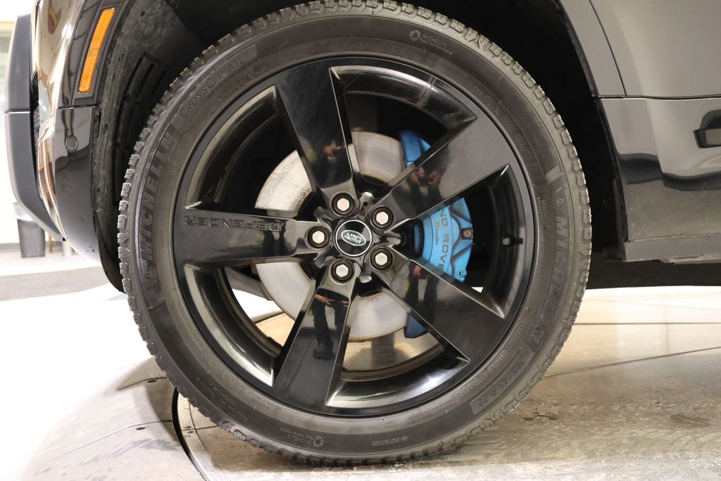 Thumbnail: 2022 Land Rover Defender - 9