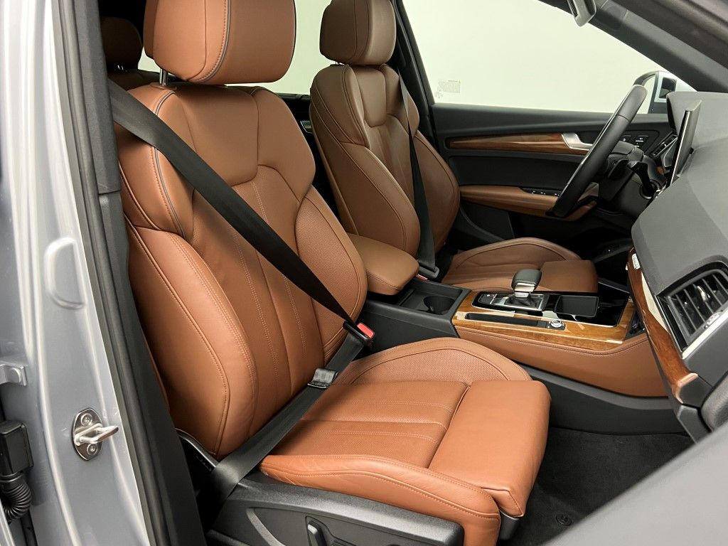 Thumbnail: 2023 Audi Q5 - 13