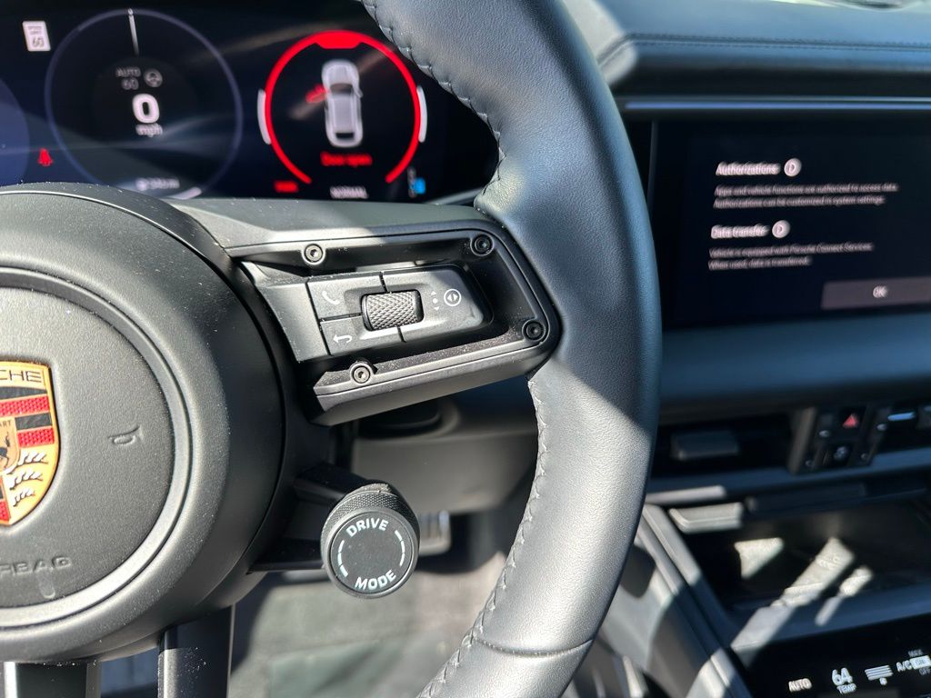 Thumbnail: 2025 Porsche Macan - 17