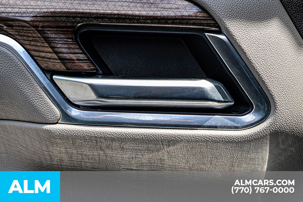 Used 2025 Gray Chevrolet LT/MT Certified image 49