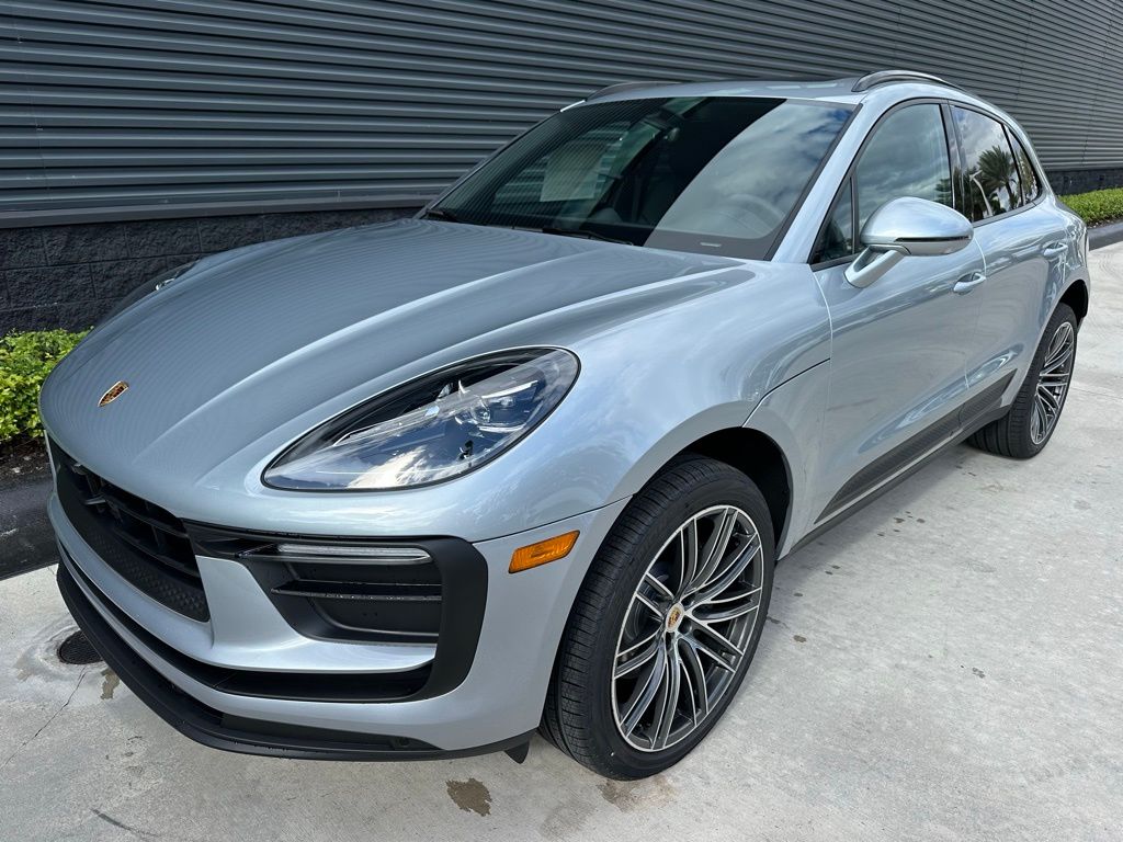 Thumbnail: 2026 Porsche Macan - 7