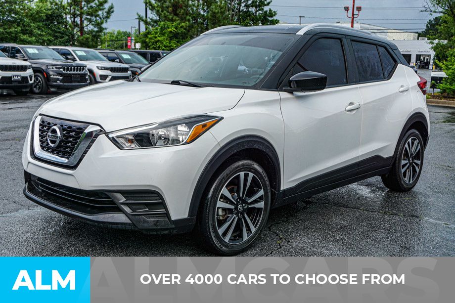 Used 2018 White Nissan SV image 3