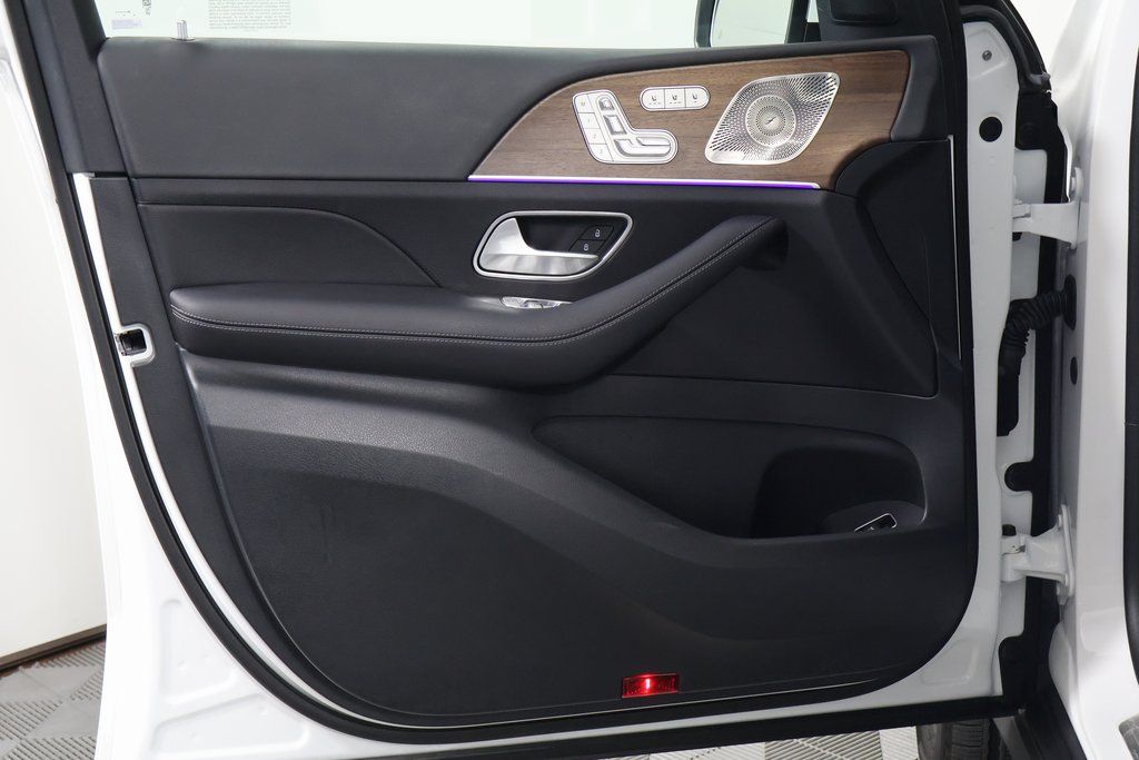 Thumbnail: 2025 Mercedes-Benz GLE - 12