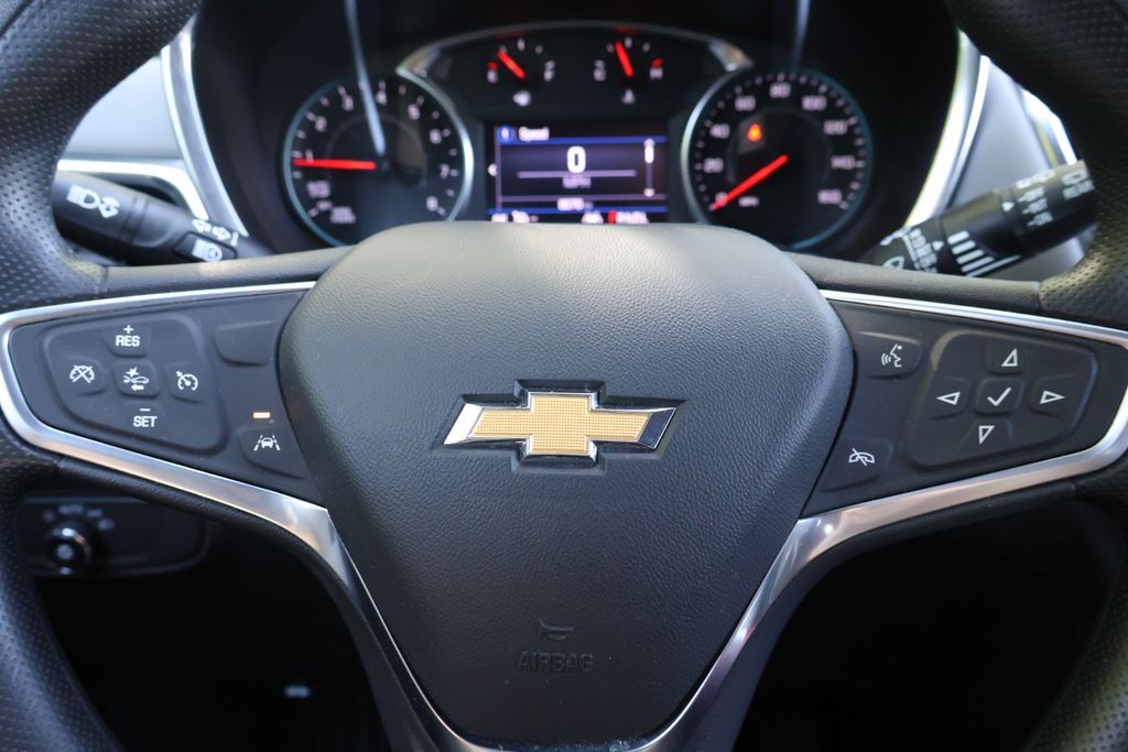 2022 Chevrolet Equinox LS 25