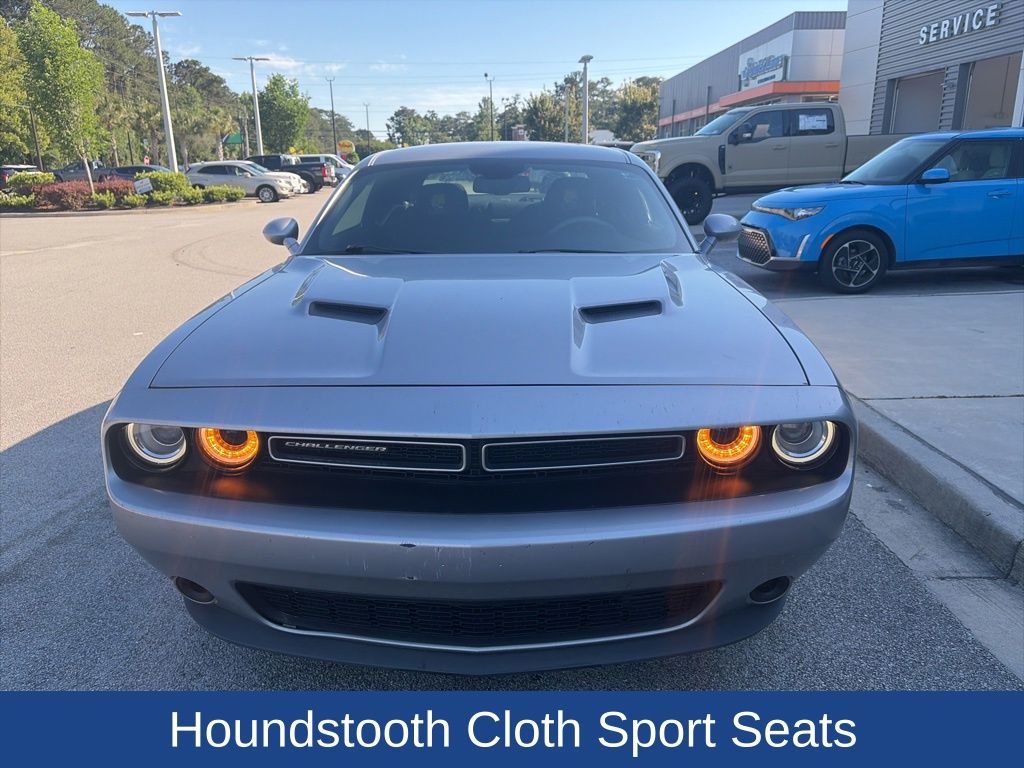 2017 Dodge Challenger SXT