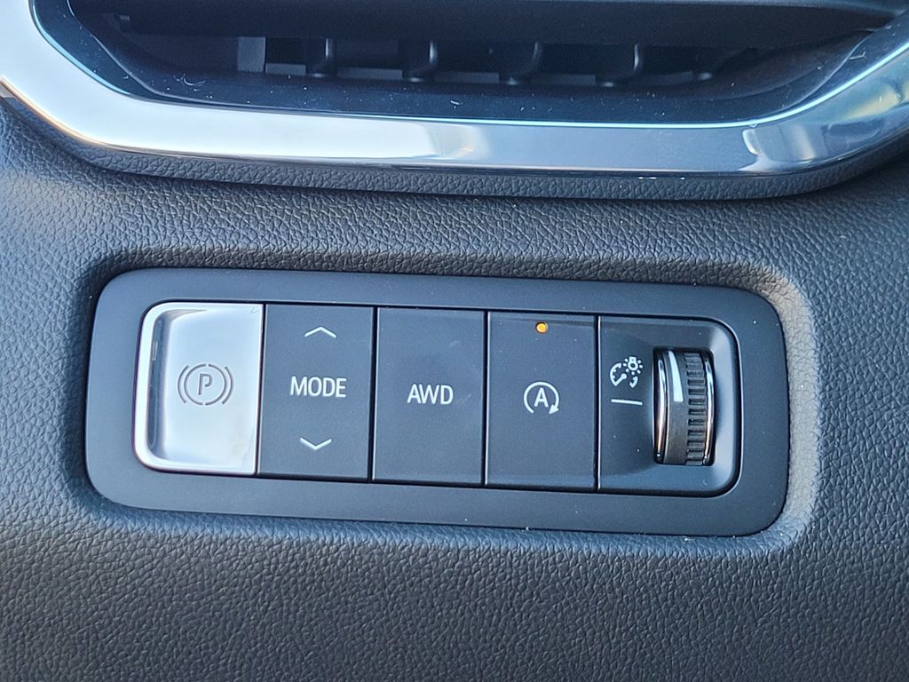 New 2026 Silver GMC Elevation image 26