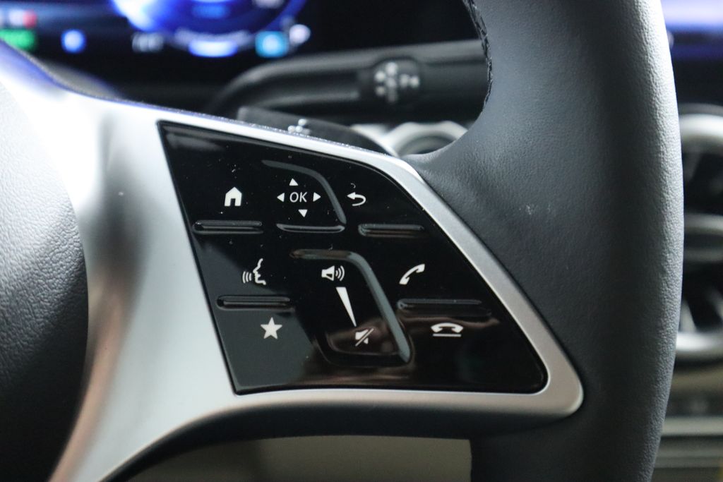 2025 Mercedes-Benz EQB 250+ 13