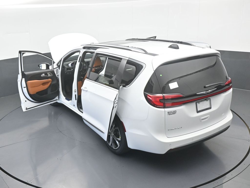 New 2026 Bright White Clearcoat Chrysler Pinnacle image 77