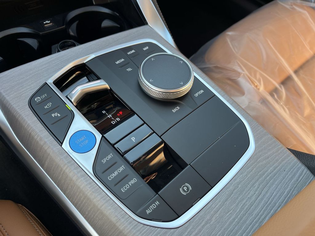 Thumbnail: 2026 BMW i4 - 20