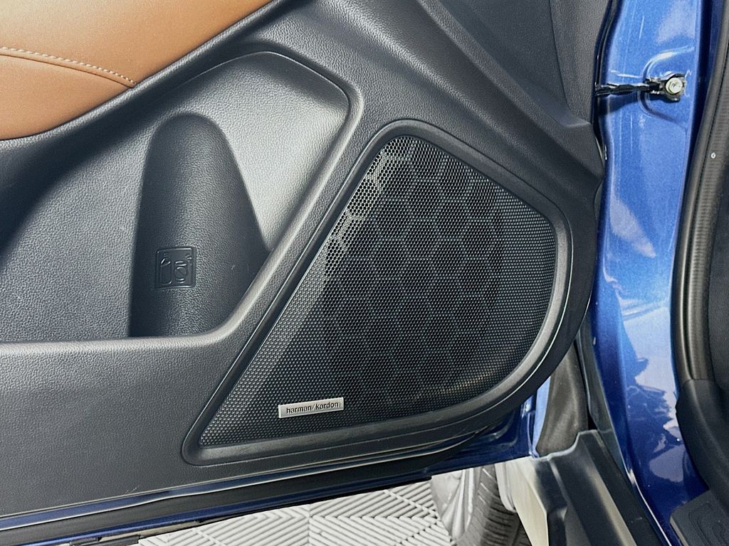 2021 Subaru Outback Touring 19