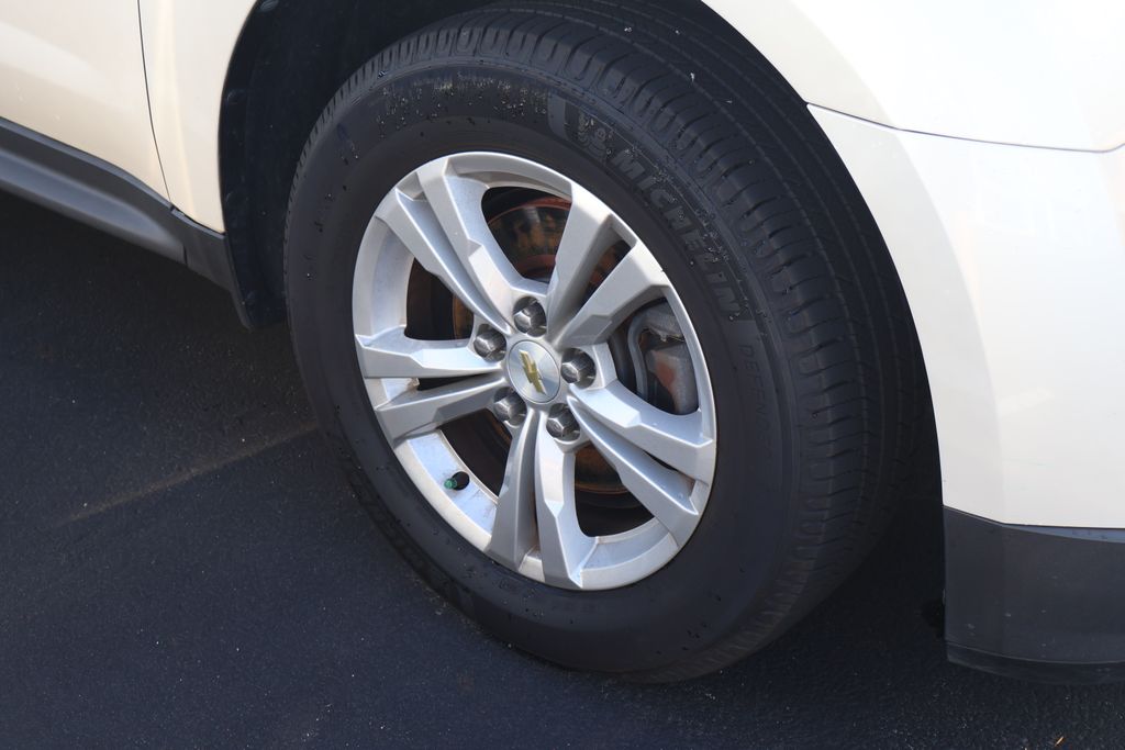 Thumbnail: 2012 Chevrolet Equinox - 5