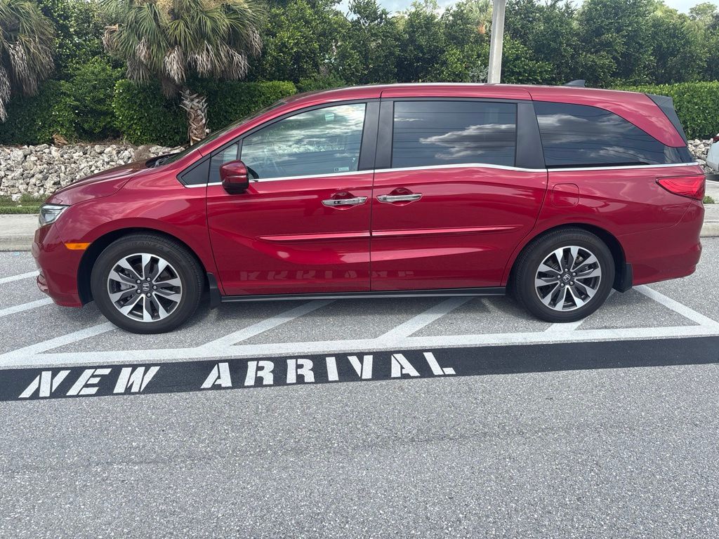 Certified Used 2023 Red Honda EX-L image 2