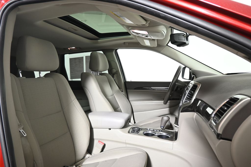 Thumbnail: 2011 Jeep Grand Cherokee - 27