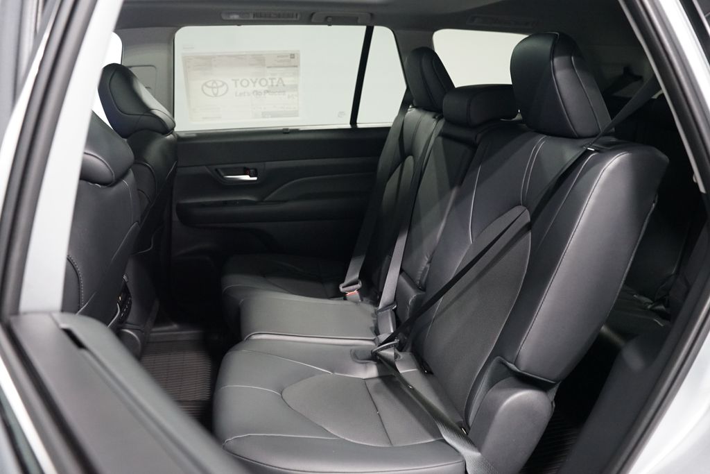 Thumbnail: 2025 Toyota Grand Highlander - 28