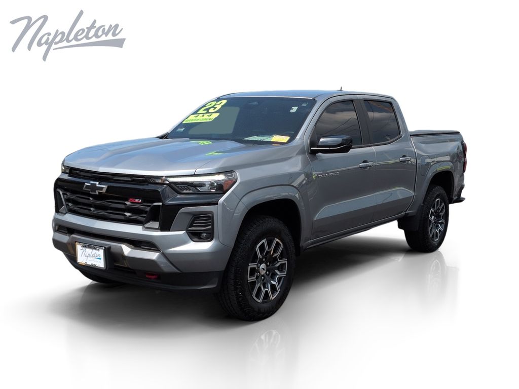 Sterling Gray Metallic 2023 Chevrolet Colorado Pickup Truck Four-Wheel Drive 8-Speed Automatic