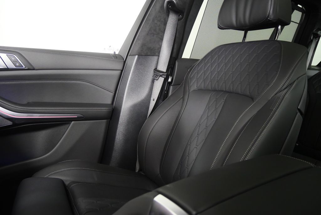 Thumbnail: 2026 BMW X7 - 28