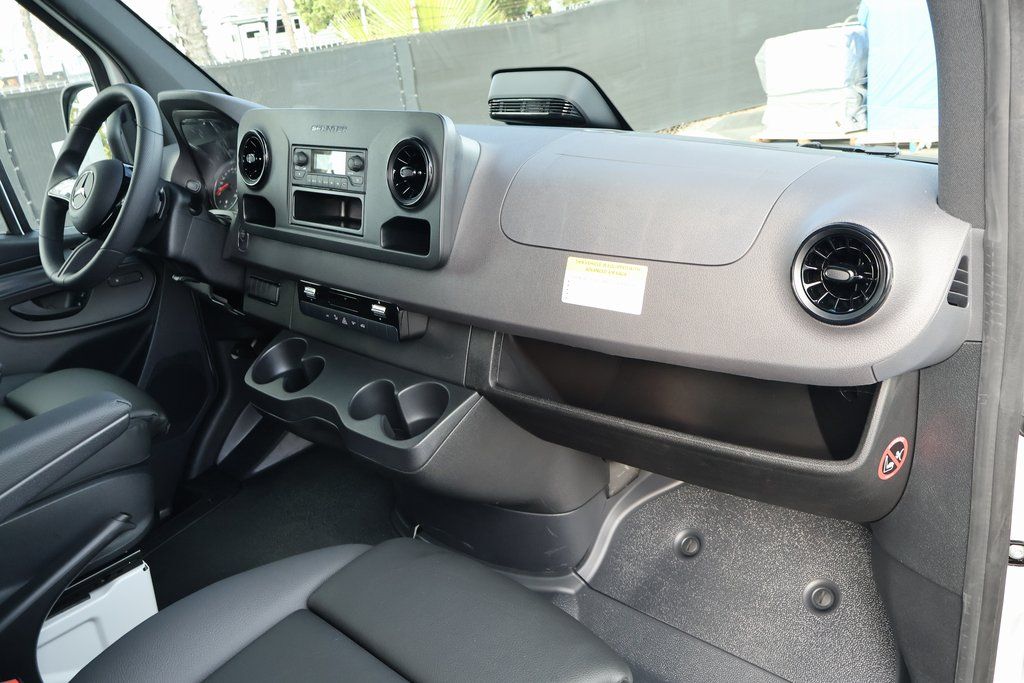 Thumbnail: 2026 Mercedes-Benz Sprinter - 5