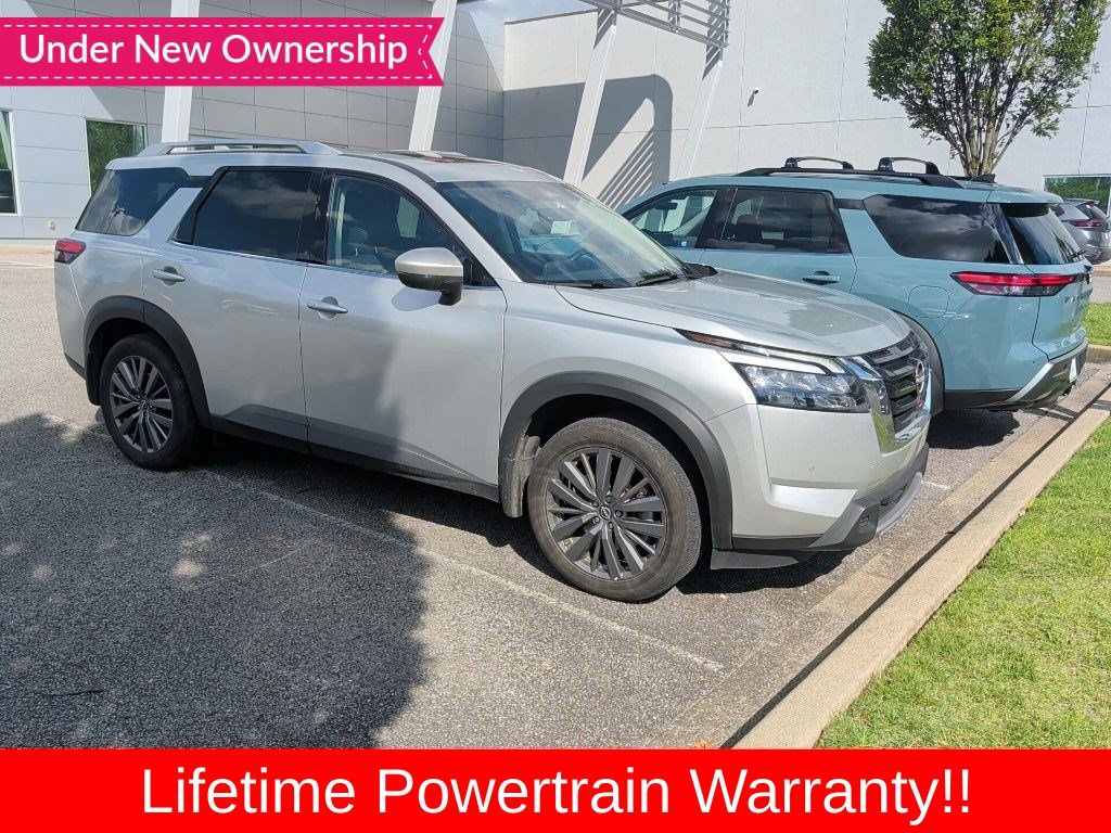 Brilliant Silver Metallic 2025 Nissan Pathfinder SUV / Crossover Front-Wheel Drive 9-Speed Automatic