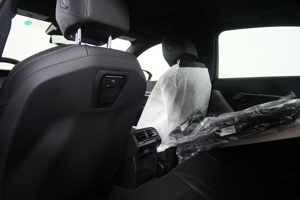 Thumbnail: 2026 BMW i5 - 15