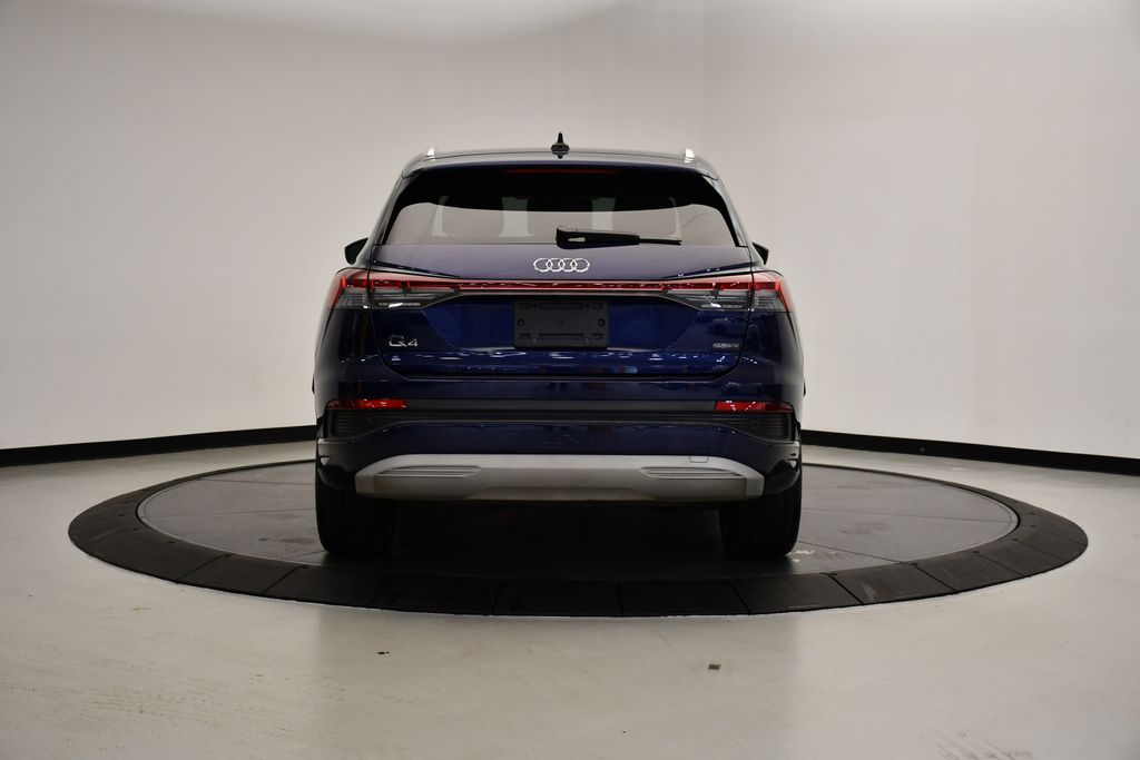 Thumbnail: 2022 Audi Q4 e-tron - 4