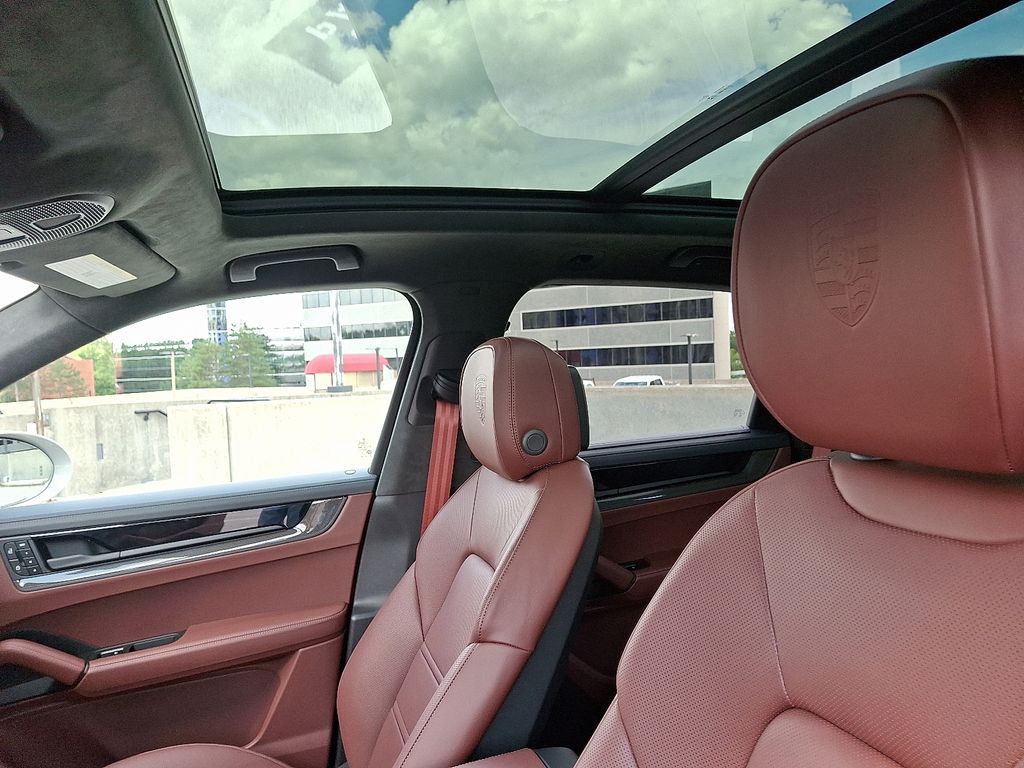 Thumbnail: 2025 Porsche Cayenne - 16
