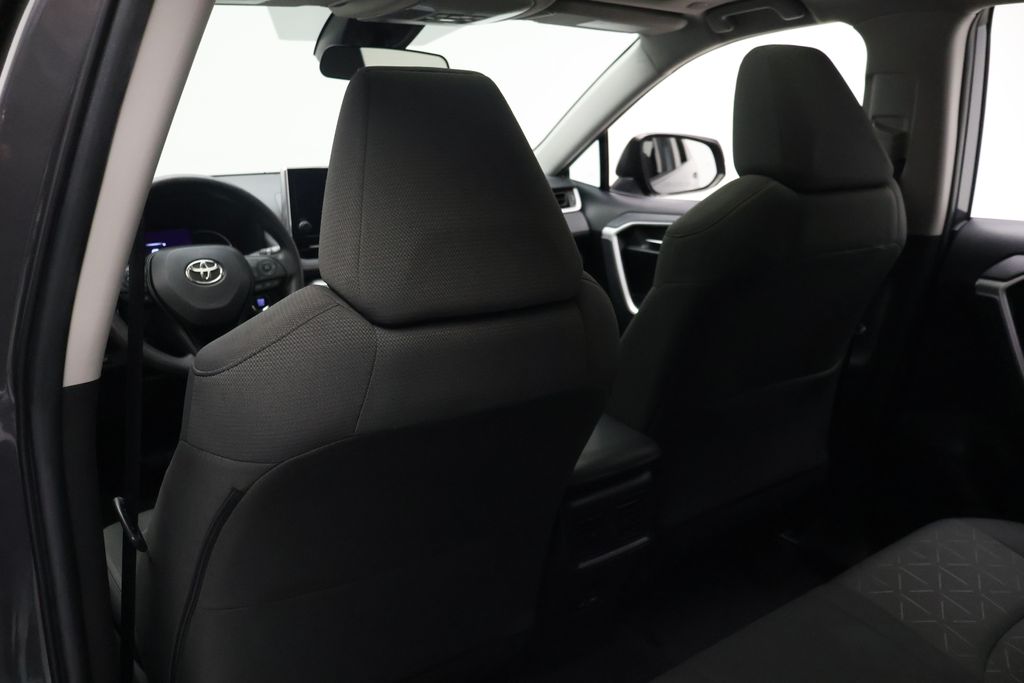 Thumbnail: 2023 Toyota RAV4 - 20
