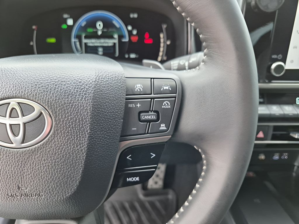 Used 2025  Toyota SE image 34