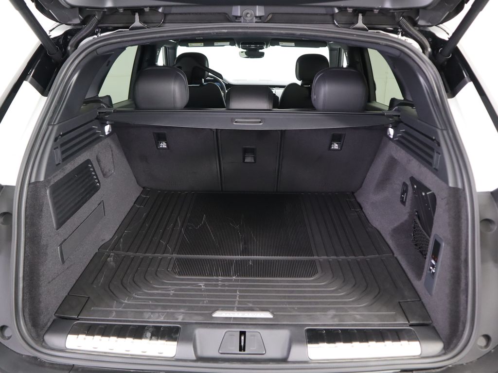 Thumbnail: 2025 Land Rover Range Rover Sport - 29