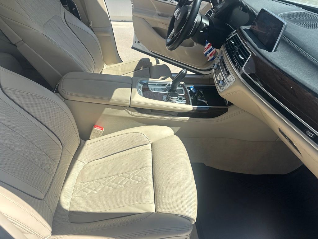 2020 BMW 750i xDrive