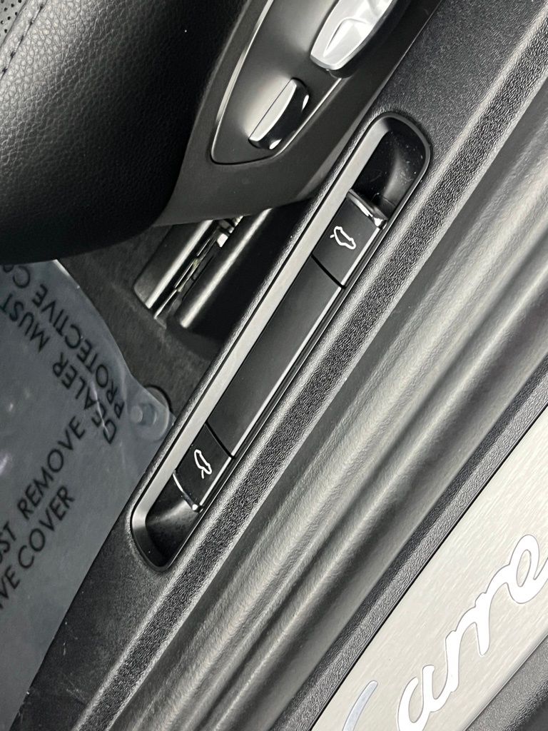 Thumbnail: 2015 Porsche 911 - 29