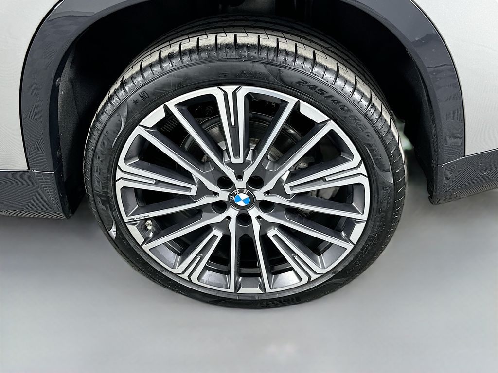 Thumbnail: 2025 BMW X1 - 31