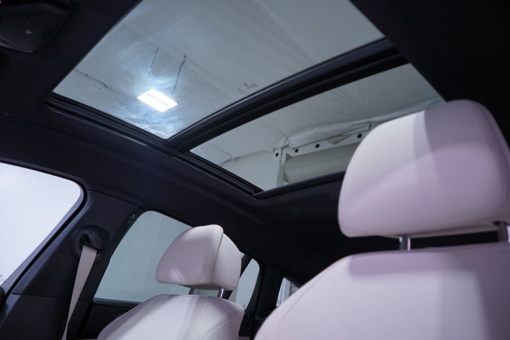 Thumbnail: 2021 BMW X6 - 26
