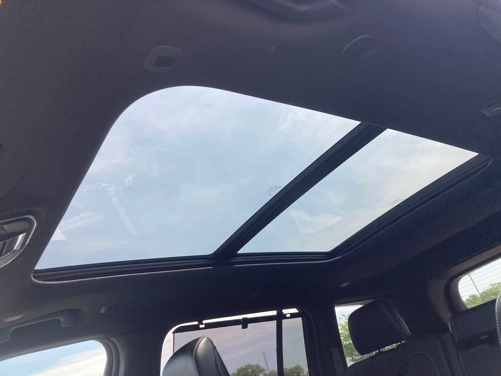 New 2024 White Jeep 4xe image 27