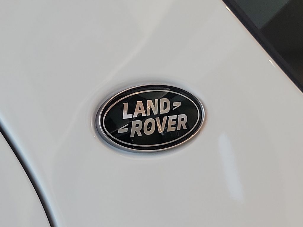 2025 Land Rover Discovery Sport SE 20