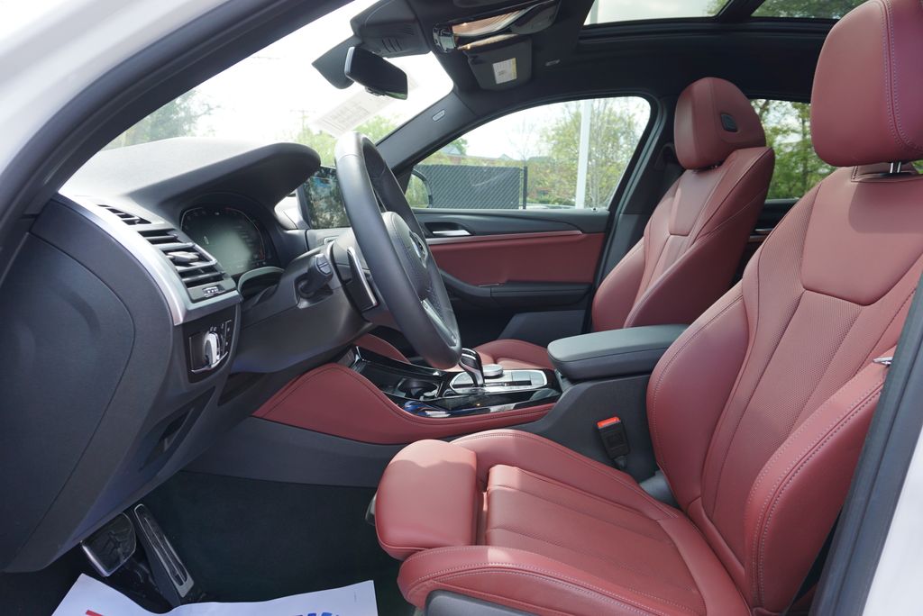 Thumbnail: 2024 BMW X4 - 9