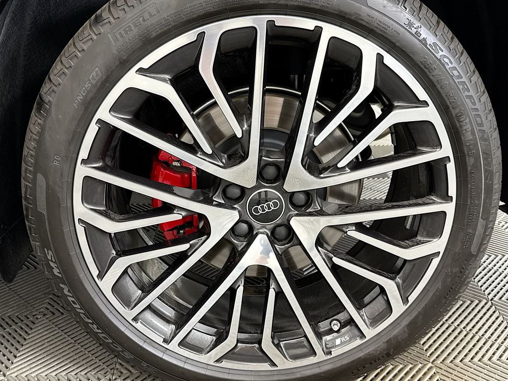 Thumbnail: 2025 Audi SQ5 - 30