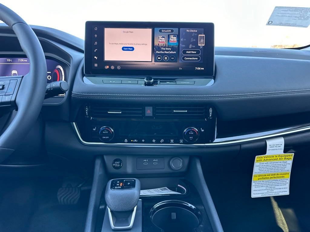 2025 Nissan Rogue SL photo