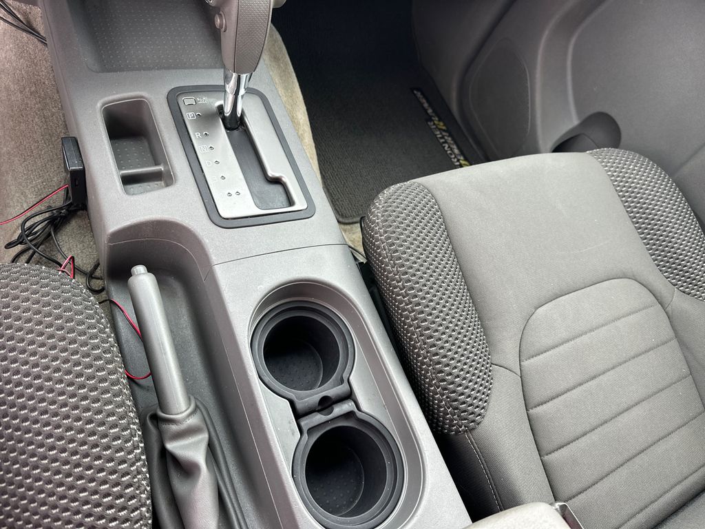 Used 2015 White Nissan Desert Runner image 30