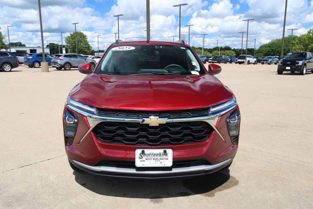 Used 2025 Chevrolet Trax SUV