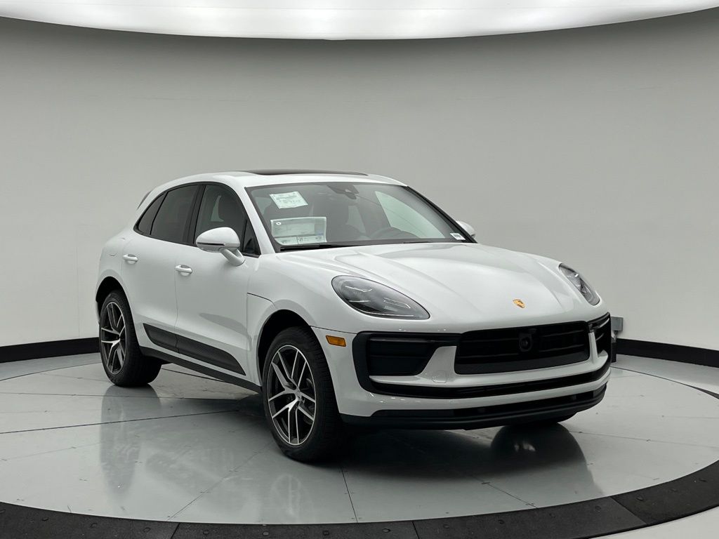 Thumbnail: 2026 Porsche Macan - 7