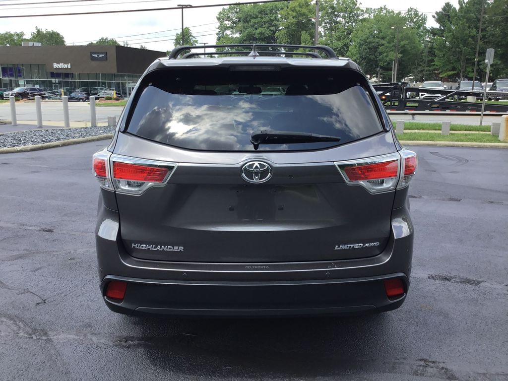 Thumbnail: 2015 Toyota Highlander - 4