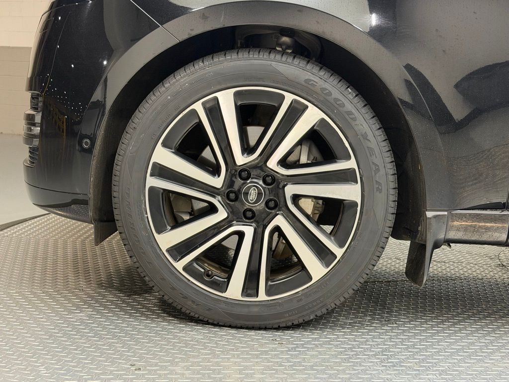 Thumbnail: 2023 Land Rover Range Rover - 5