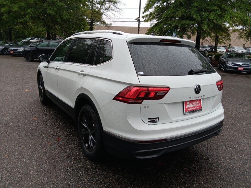 2024 Volkswagen Tiguan 2.0T SE 3