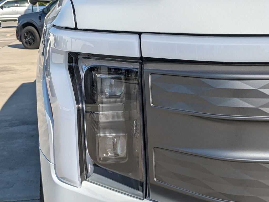 2025 Ford F-150 Lightning Lariat